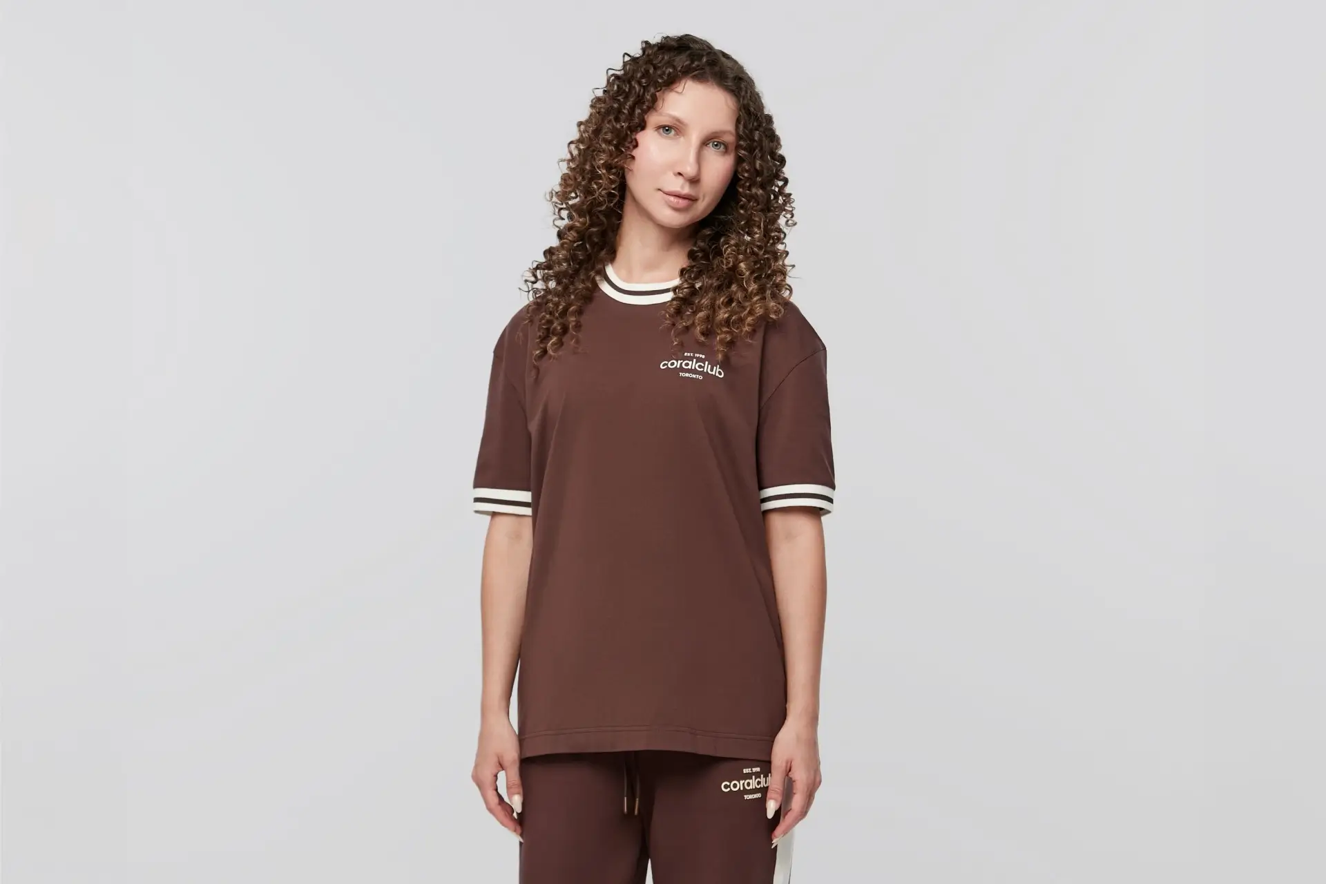 T-shirt straight brown (The SS26 Merch Collection)